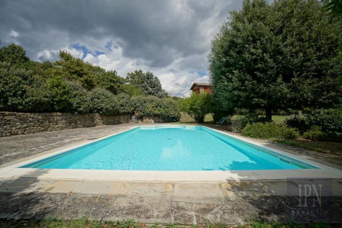 Image No.17-8 Bed Farmhouse for sale