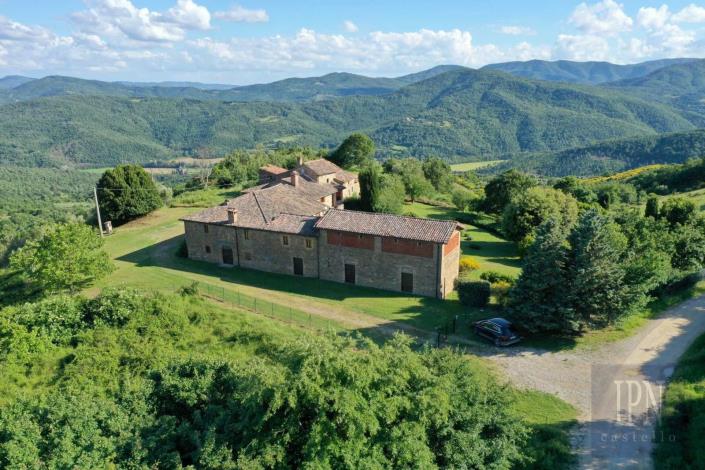 Image No.7-8 Bed Farmhouse for sale