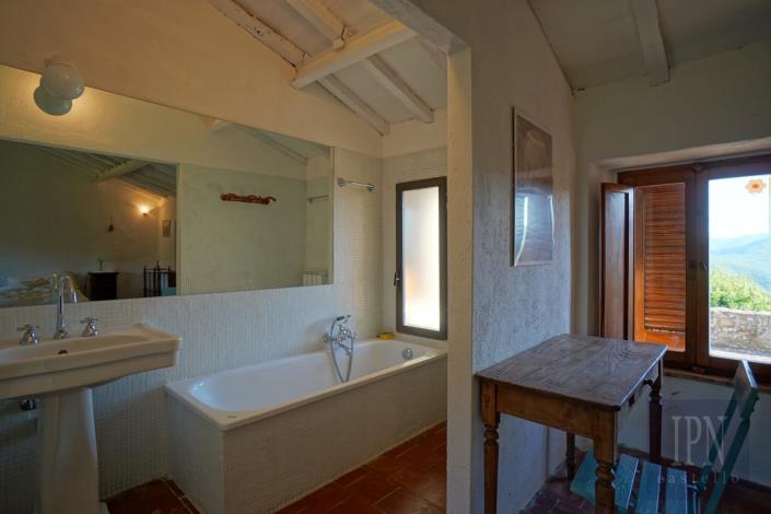 Image No.44-8 Bed Farmhouse for sale