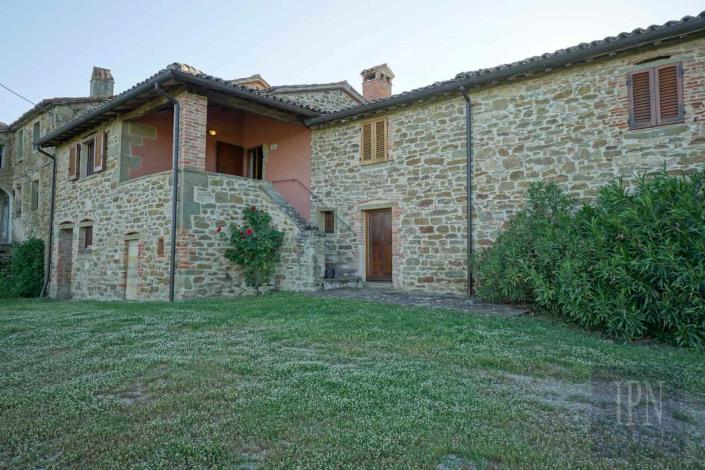 Image No.48-8 Bed Farmhouse for sale