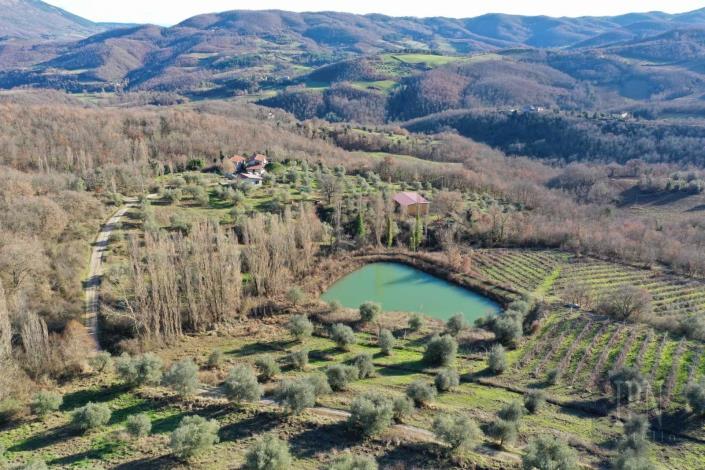 Image No.8-Ferme de 9 chambres à vendre à Umbertide