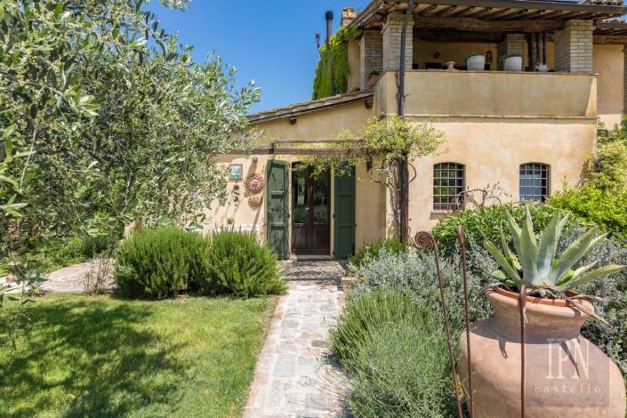 Image No.27-Ferme de 8 chambres à vendre à Assisi