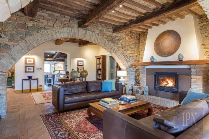 Image No.28-Ferme de 8 chambres à vendre à Assisi