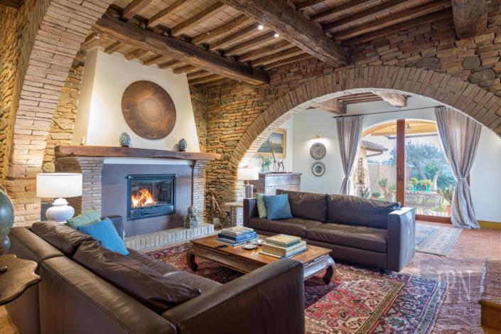 Image No.29-Ferme de 8 chambres à vendre à Assisi