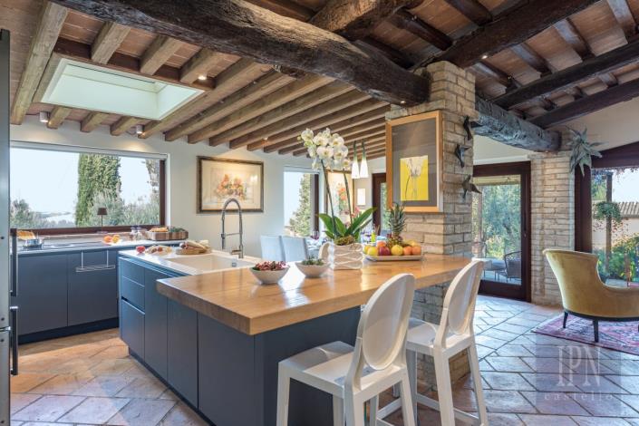 Image No.30-Ferme de 8 chambres à vendre à Assisi