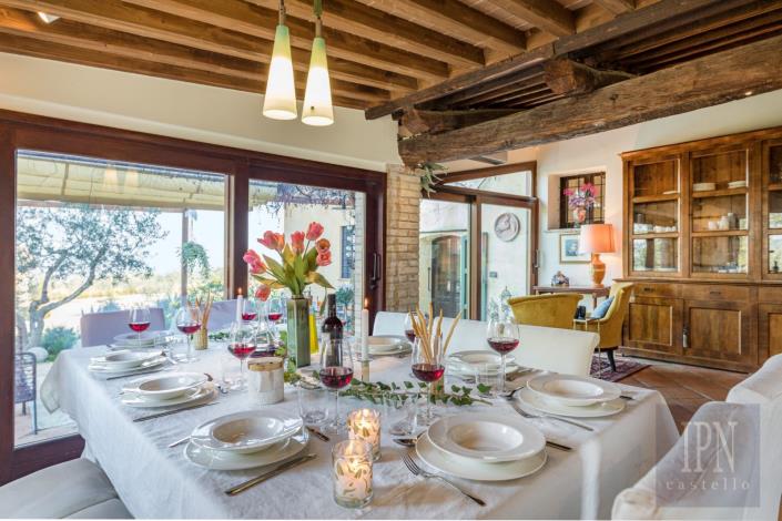 Image No.32-Ferme de 8 chambres à vendre à Assisi