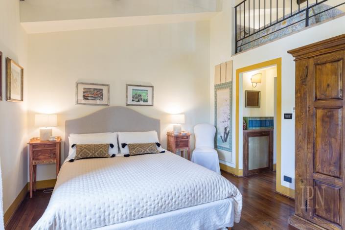 Image No.42-Ferme de 8 chambres à vendre à Assisi