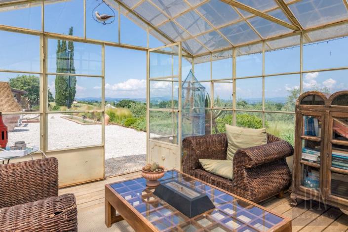 Image No.47-Ferme de 8 chambres à vendre à Assisi