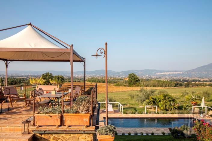 Image No.50-Ferme de 8 chambres à vendre à Assisi