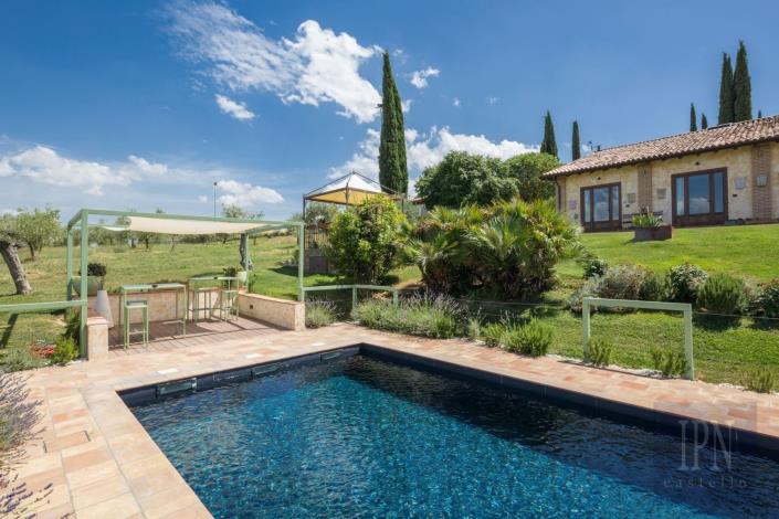 Image No.52-Ferme de 8 chambres à vendre à Assisi