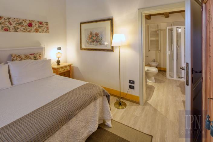 Image No.54-Ferme de 8 chambres à vendre à Assisi