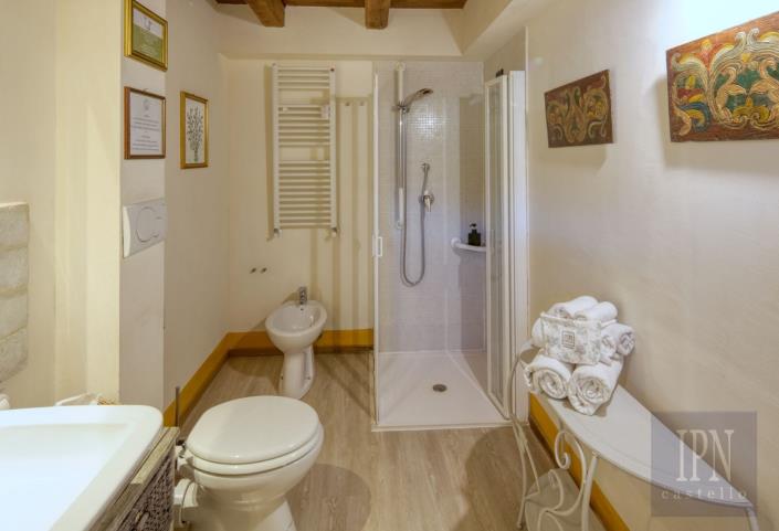 Image No.55-Ferme de 8 chambres à vendre à Assisi