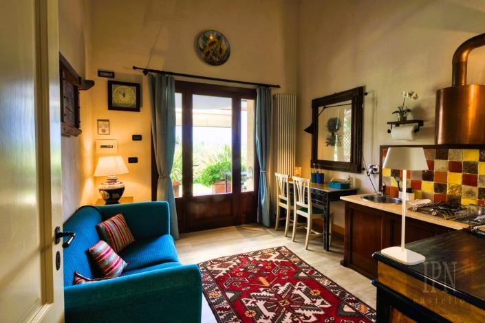 Image No.57-Ferme de 8 chambres à vendre à Assisi