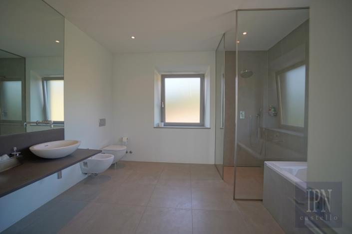 Image No.56-8 Bed Village House for sale