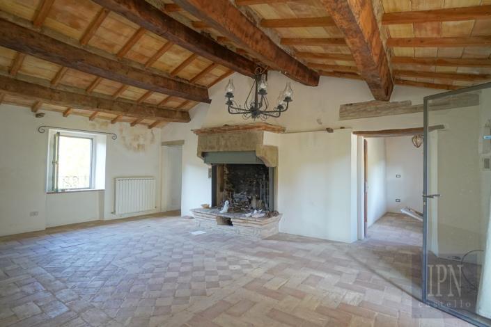 Image No.16-6 Bed Farmhouse for sale