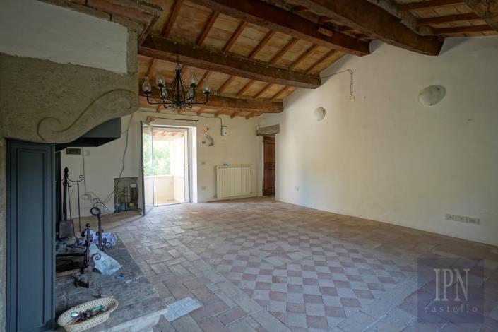 Image No.18-6 Bed Farmhouse for sale