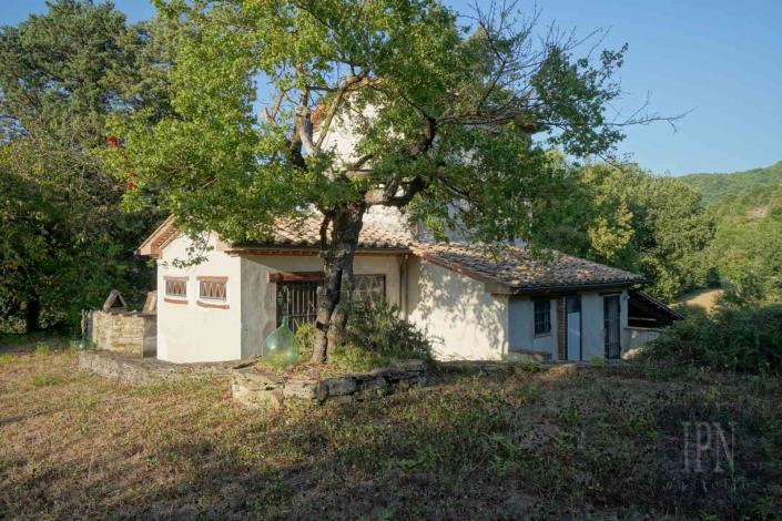 Image No.28-6 Bed Farmhouse for sale