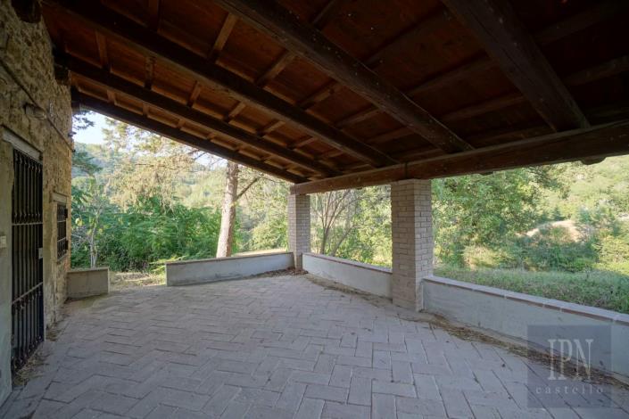 Image No.29-6 Bed Farmhouse for sale