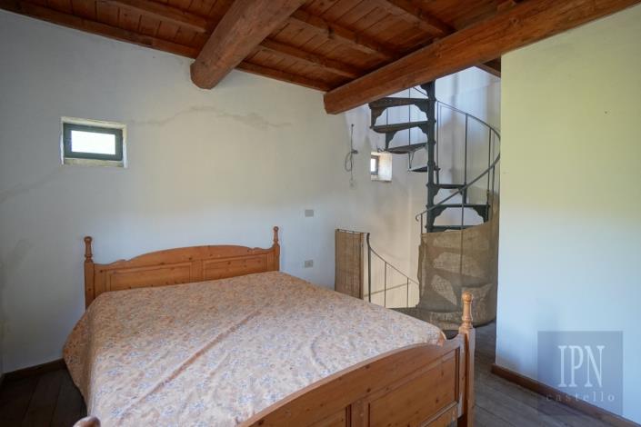 Image No.33-6 Bed Farmhouse for sale