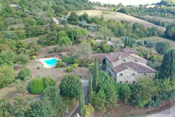 Image No.2-7 Bed Farmhouse for sale