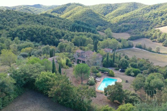 Image No.3-7 Bed Farmhouse for sale