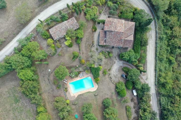 Image No.7-7 Bed Farmhouse for sale