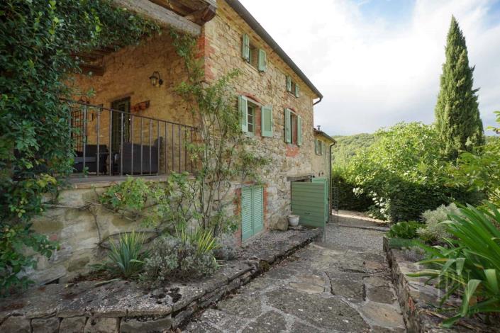 Image No.11-7 Bed Farmhouse for sale