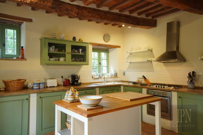 Image No.20-7 Bed Farmhouse for sale