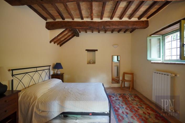 Image No.27-7 Bed Farmhouse for sale