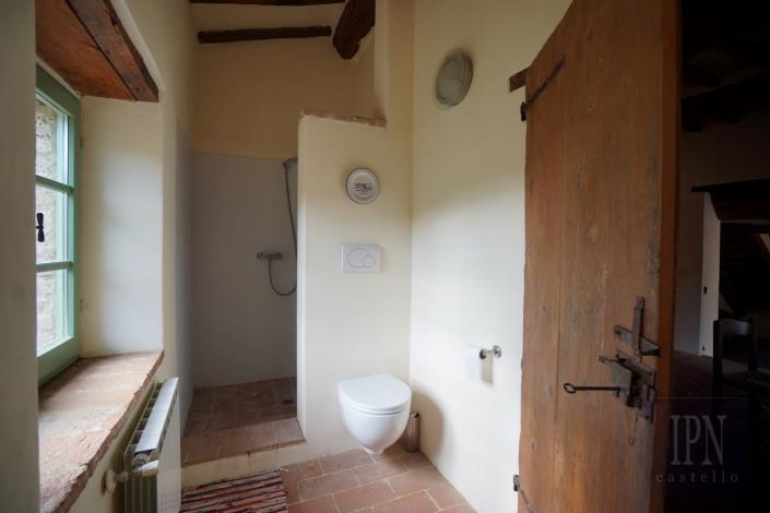 Image No.30-7 Bed Farmhouse for sale