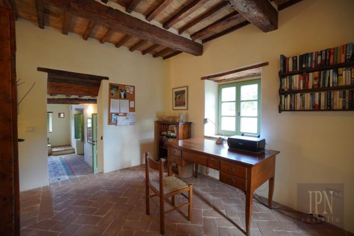 Image No.31-7 Bed Farmhouse for sale