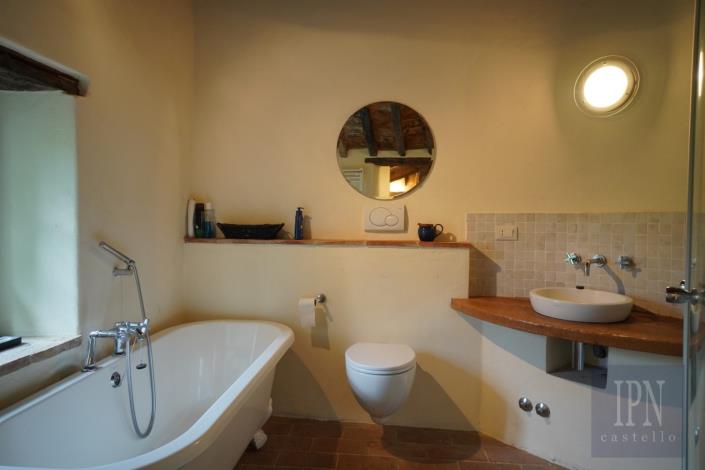 Image No.39-7 Bed Farmhouse for sale