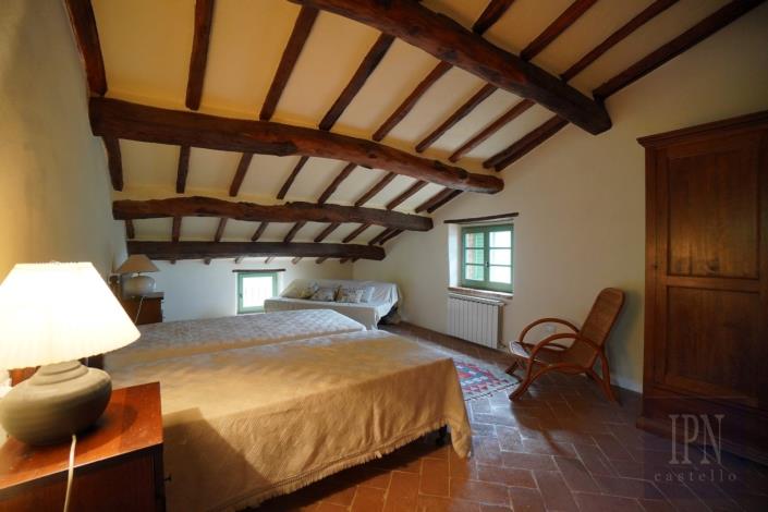 Image No.42-7 Bed Farmhouse for sale