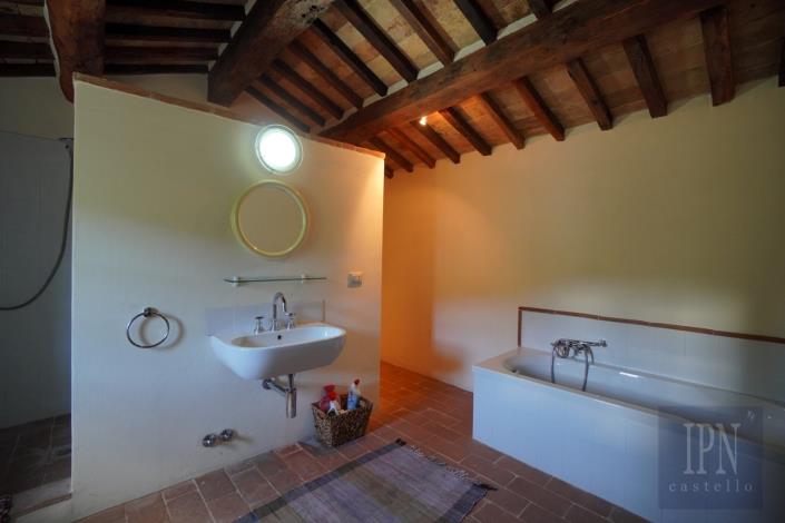 Image No.44-7 Bed Farmhouse for sale