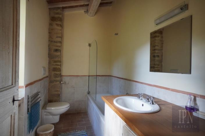 Image No.50-7 Bed Farmhouse for sale