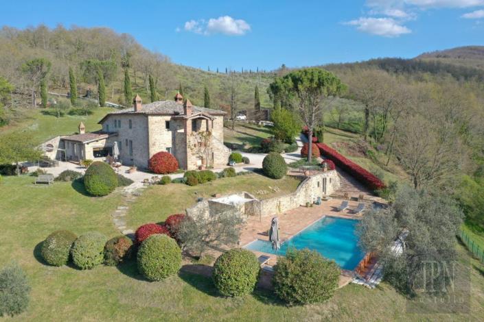 Image No.1-Ferme de 4 chambres à vendre à Umbertide