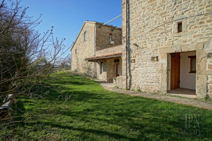 Image No.12-Ferme de 12 chambres à vendre à Pietralunga