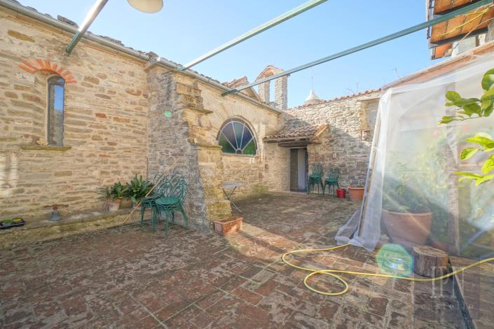 Image No.24-Ferme de 12 chambres à vendre à Pietralunga