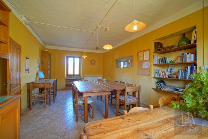 Image No.32-Ferme de 12 chambres à vendre à Pietralunga