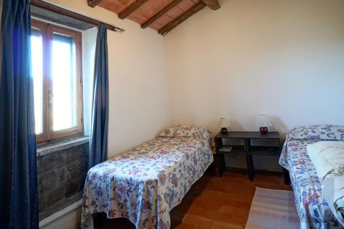 Image No.38-Ferme de 12 chambres à vendre à Pietralunga