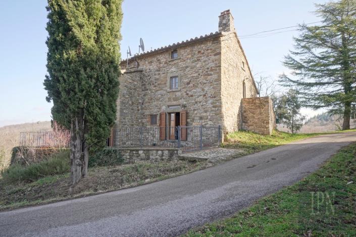 Image No.9-3 Bed Farmhouse for sale