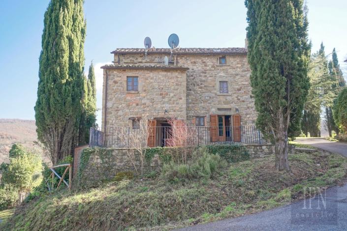 Image No.12-3 Bed Farmhouse for sale