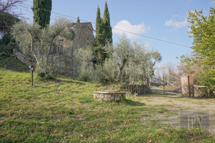 Image No.13-3 Bed Farmhouse for sale