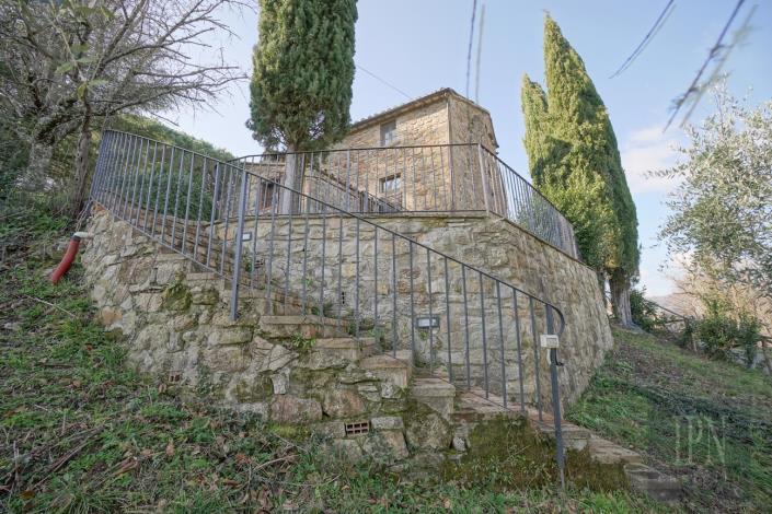 Image No.15-3 Bed Farmhouse for sale