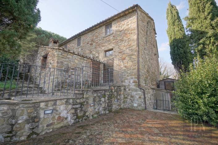 Image No.16-3 Bed Farmhouse for sale