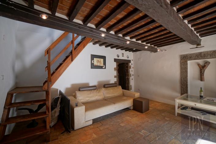 Image No.18-3 Bed Farmhouse for sale