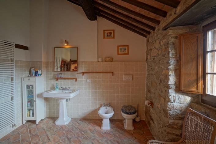 Image No.21-3 Bed Farmhouse for sale