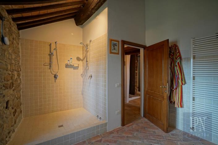 Image No.22-3 Bed Farmhouse for sale