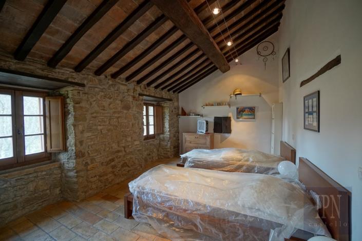 Image No.23-3 Bed Farmhouse for sale