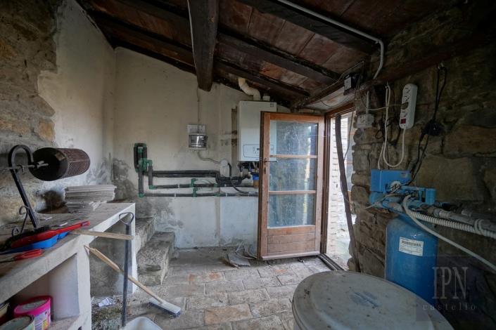 Image No.35-3 Bed Farmhouse for sale